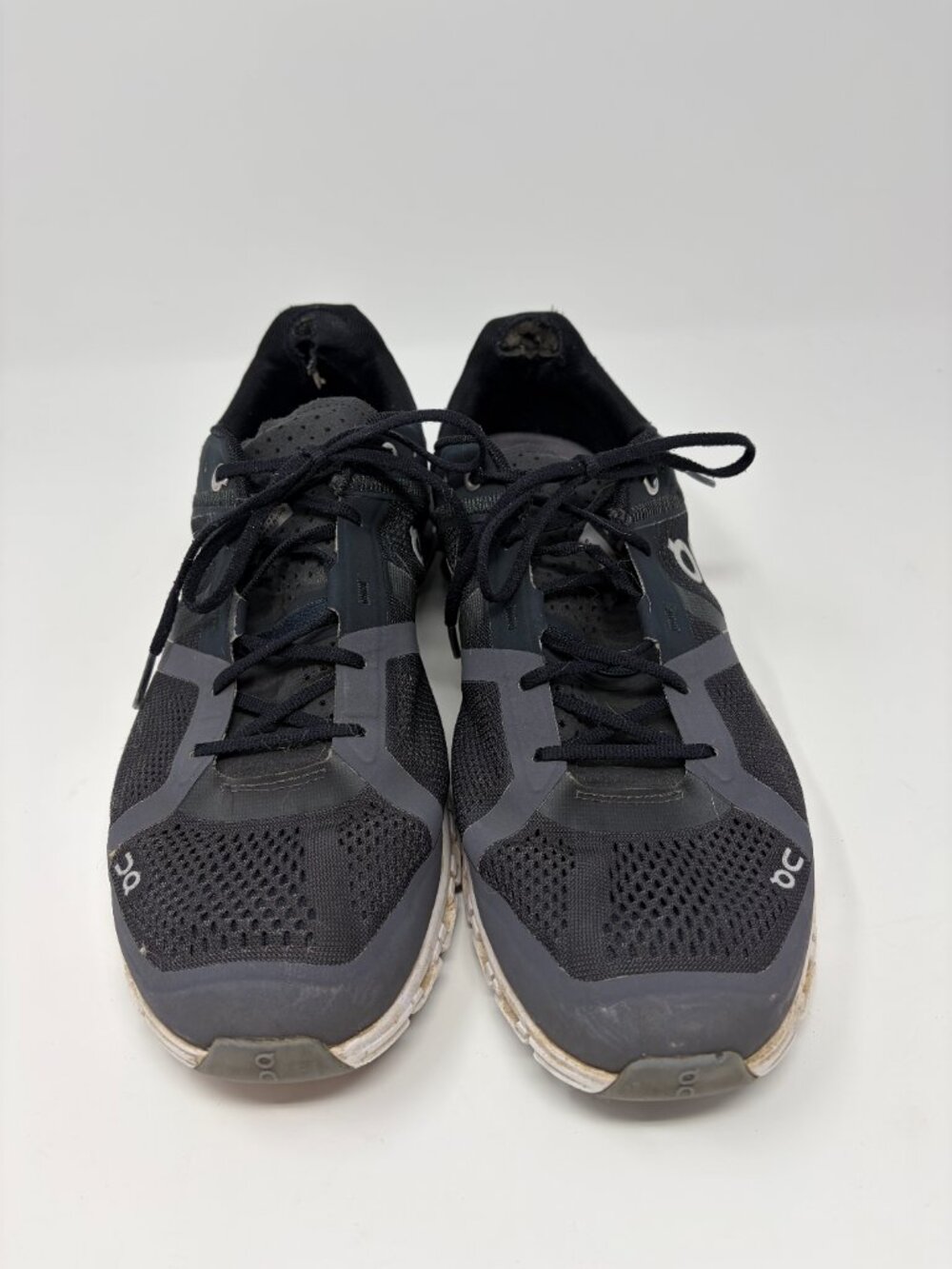 Men's On Tennis Shoes Size: 9.5